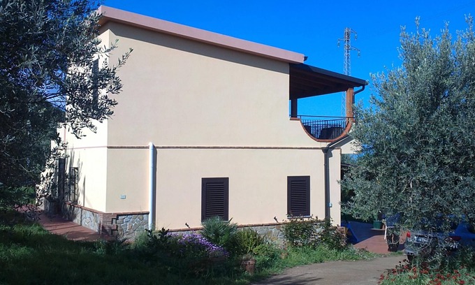 Caronia House | Vacation Home 'Bilocale Con Terrazzo Vista Mare' with Terraces & Wi-Fi