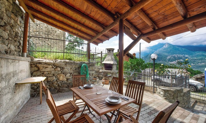 Moron House | Vacation Home "Casa Jonathan" with Mountain View, Private Terrace & 2 Balconies