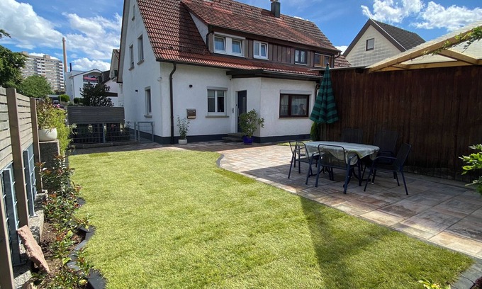 Boeblingen House | Vacation home, cooking island, garden, parking, 4-8 persons