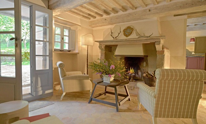 Castiglione d'Orcia House | Vacation Home in Vivo D'orcia with 3 bedrooms sleeps 5
