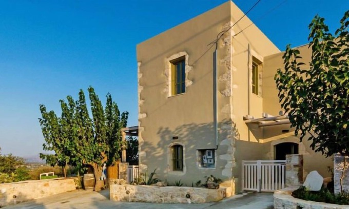 Kastellos House | Vacation home Kastellos Old House in Georgioupoli - 7 persons, 3 bedrooms