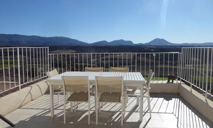 Puimoisson House | Vacation Home "Maison De Village" with Mountain View & Private Terrace