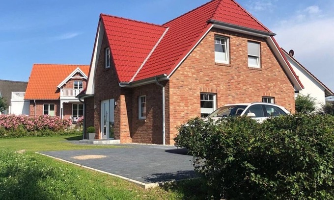 Rosenhagen House | Vacation home "Ostsee-Brise" 2 bedrooms, 1.5 bathrooms in Rosenhagen