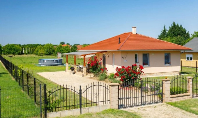 Balatonszemes House | Vacation home Paola by Interhome