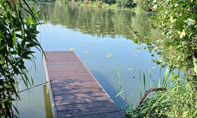 Prieros House | Vacation home 'Seeidyll' with its own dock and lakeshore
