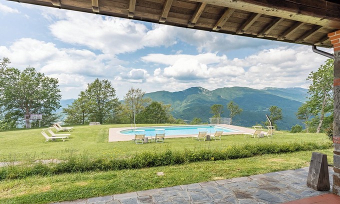 San Marcello Pistoiese Apartment | Vacation Home "Serrino 4" with Mountain View, Pool & Wi-Fi