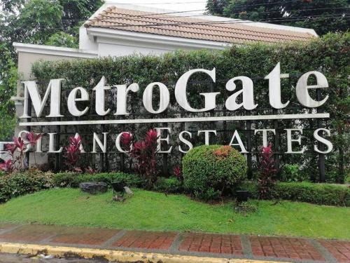 Silang House | Vacation homes metrogate estate