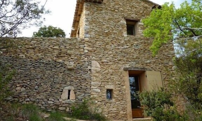Saint-Saturnin-les-Apt Cottage | Vacation in an authentic maset dry stone in the scrubland