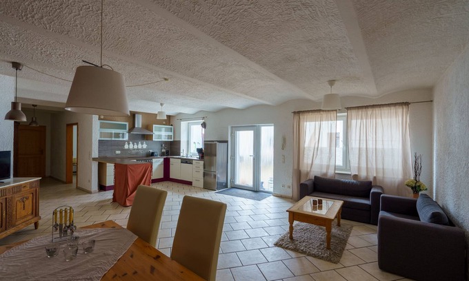Geich-Obergeich Condo | Vacation on the riding stables