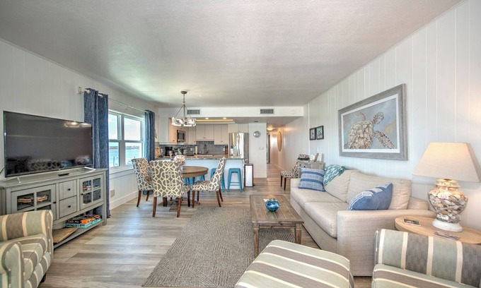 Fort Myers Beach Condo | Vacation Villas: #635 Beachfront Top-Floor Condo with Best Views on North End