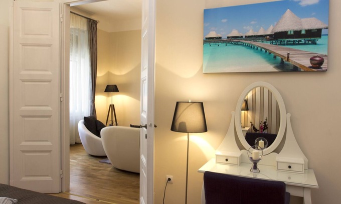 Inner City Budapest Apartment | Vaci 12 Apartment