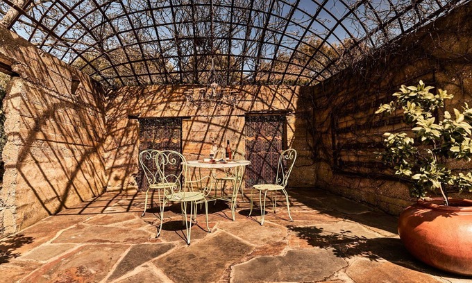 Ullina House | Vale Hill Barn ~ Daylesford Region ~ Iconic landmark property