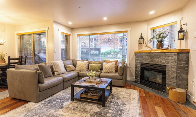 Whistler Cay Heights House | Valhalla 1 bedroom, sleeps 4, Quiet setting just steps from the action!