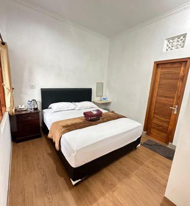 Besakih House | Vallari Besakih Homestay