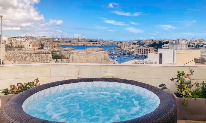 Kalkara Apartment | Valletta and Grand Harbour Lookout
