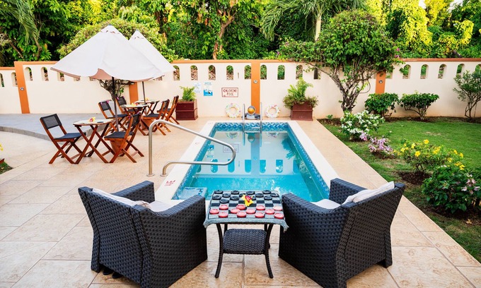 St. Andrew House | Valley Breeze Guest House