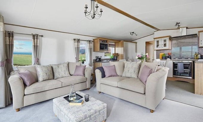 Truro House | Valley View Lodge with a luxurious Hot Tub