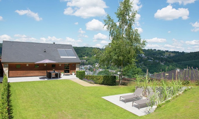 Malmedy Apartment | Valley-View Retreat, Malmedy