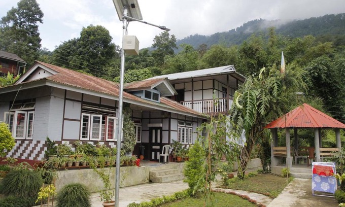Geyzing House | Vamoose Homestay Hitaishi