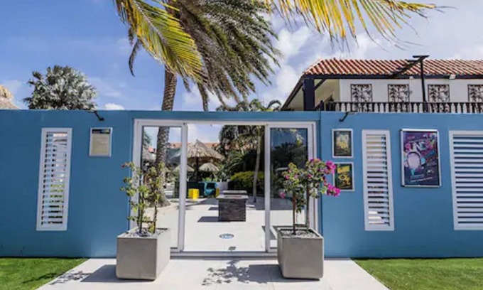 Boegoeroei Hotel | Van Gogh Inn Aruba
