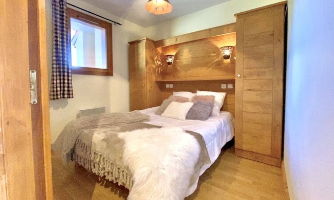 Saint-Paul-sur-Ubaye Apartment | Vars Les Claux, at the foot of the slopes, T2 4* luxury residence with swimming pool