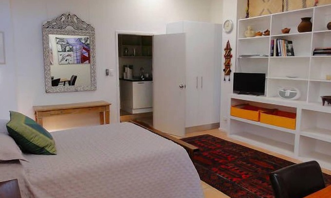 Braitling Apartment | Vatu Sanctuary - The Studio (large apartment with direct access to the pool)
