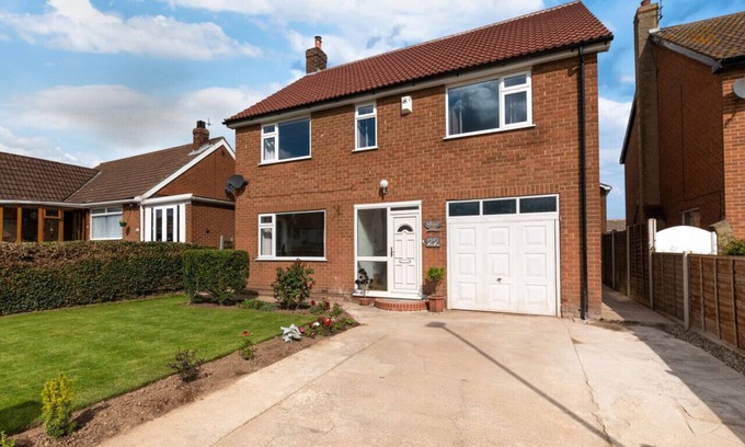 Whitby House | Vega - Four Bedroom House, Sleeps 7