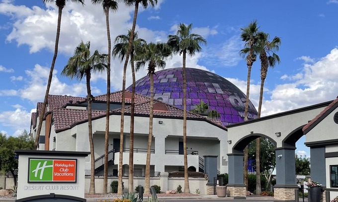 Las Vegas Apartment | VEGAS. CES, EDC, GRAND PRIX , SPHERE, 2 bdrm SUITES close walk to Strip & Sands