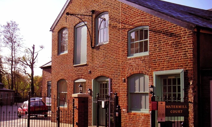 Havant Apartment | Vellum Court, Havant - a stylish home from home for exploring the South Coast
