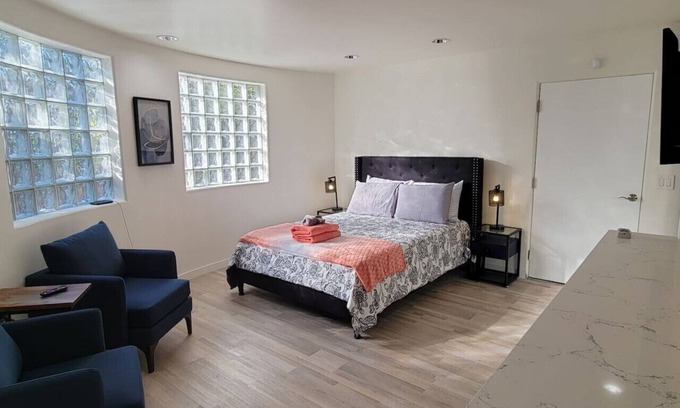 Marina Peninsula Condo | Venice Beach Studio Steps to the Beach and Sand A+