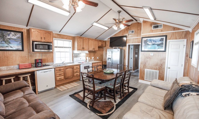 Venice Boat Rental | Venice Louisiana Fish and Hunt Camp (House Boat)
