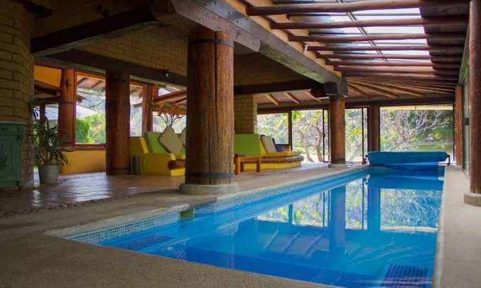 Santa Maria Ahuacatlan House | venue&Home w/bungalow & cabin. Mountain views, indoor pool & soccer field