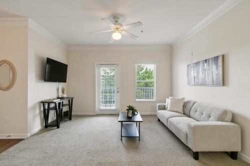 Valley Apartment | Verandas 1931i Serene Oasis W Modern Convenience