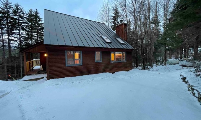 West Dover House | Vermont Home! Mt Snow, 10 min. away, Let’s Go!