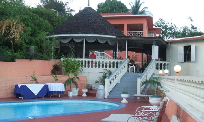 Mango Walk Hotel | Verney House Resort