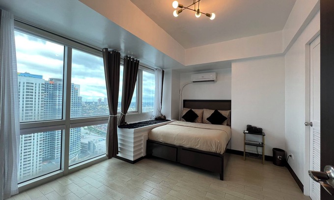 Bagumbayan Condo | Very closed to the malls and stores