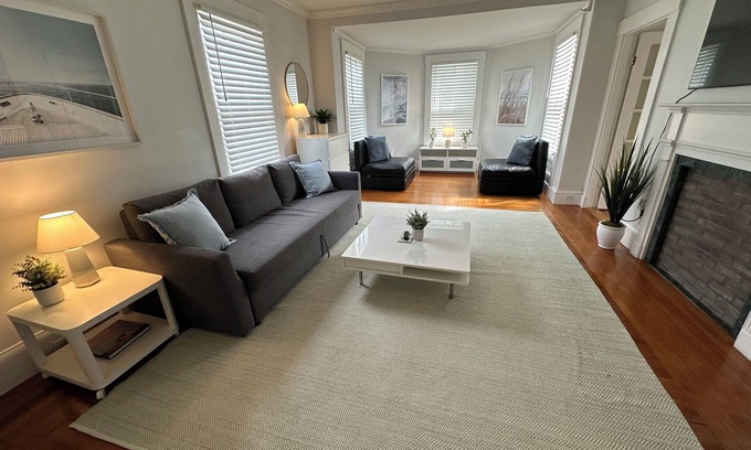Top of the Hill Apartment | Very Cool 2 bed/1 bath/Pullout Sofa (sleeps 6)/Dog Friendly Apartment on Historic Spring St.