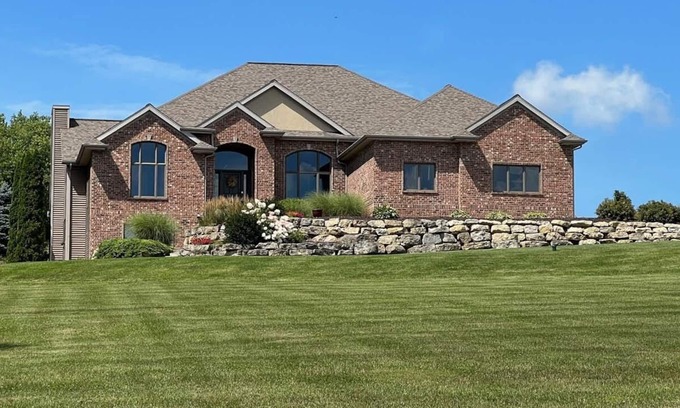 Middleton House | Very Luxurious and Secluded Home on 4 acres -