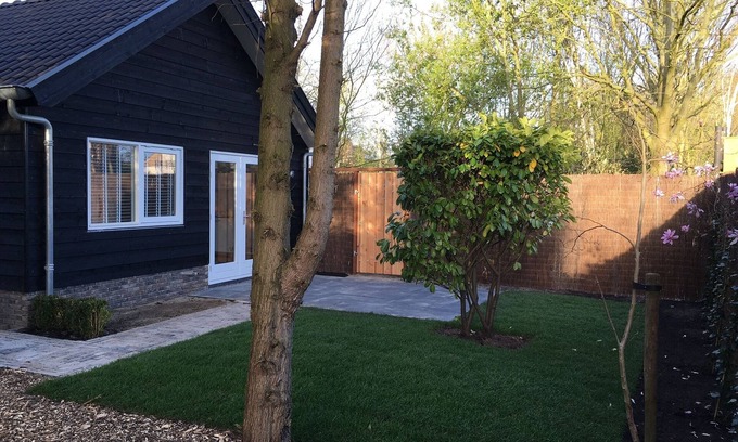 Limmen House | Very nice holiday home with beautiful garden and a sunny terrace.