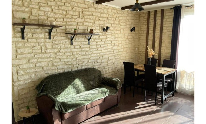 Bagnols-sur-Ceze Apartment | Very nice, secure, refurbished apartment close to all amenities