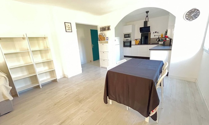 La Valbarelle Apartment | Very pleasant large apartment, ideally located, gated community marseille 11