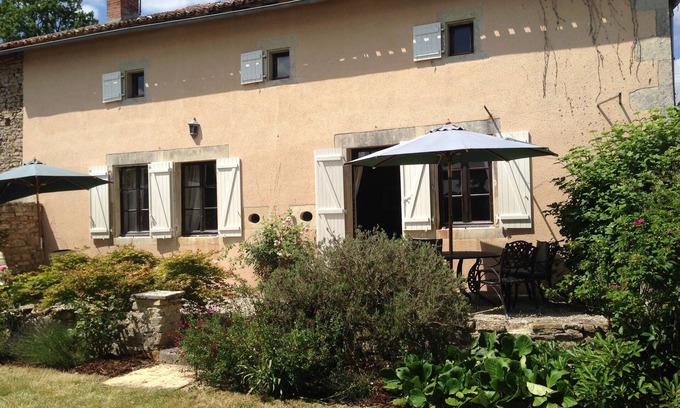 Vieux-Ruffec Other | Very private, 5 bedroomed, detached farmhouse with own pool, peaceful location.