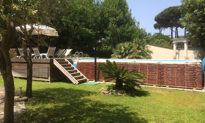 Tirrenia Villa | Very spacious villa in Tuscany with large garden. Beach and golf course within walking distance