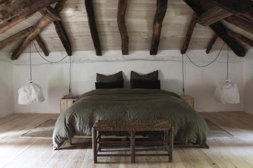 Saint-Antonin Noble Val House | VESTIGES, ancien corps de ferme rénové selon l'esprit wabi-sabi