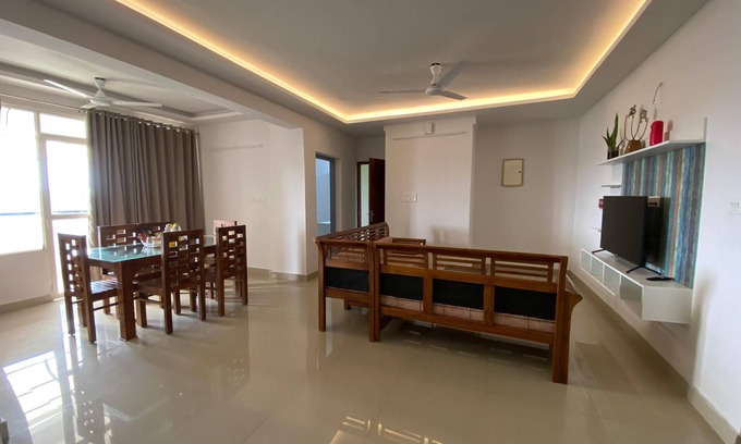 Kumbalam House | Veu Ragamalika Apartment with Fully Equipped Kitchen, Balcony & Caretaker