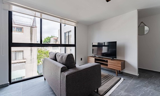 Santa Maria la Ribera Apartment | VH |Sta Ma la Ribera 23 pax Piso 2| wifiandgym | 370