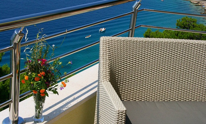 Marusici Condo | Villa Opera Luxury Villa direct above the Private Beach
