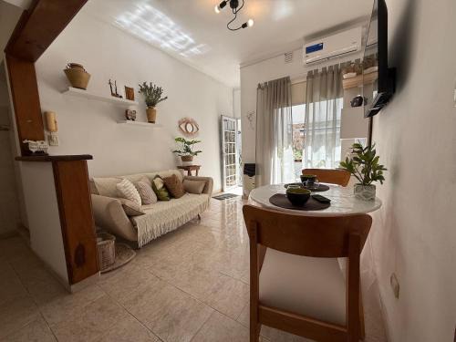 La Falda Apartment | VIA VALENTINA "el deseo de volver" departamentos temporales sobre Av Eden centro