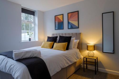 Doncaster Apartment | Vibrant 2 Bed Apartment, FREE Parking, Bawtry Rd Doncaster - Hosted by Stay Host Save