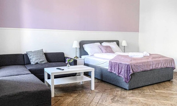 Wahring Apartment | Vibrant 3BR near AKH Hospital - Perfect for Groups